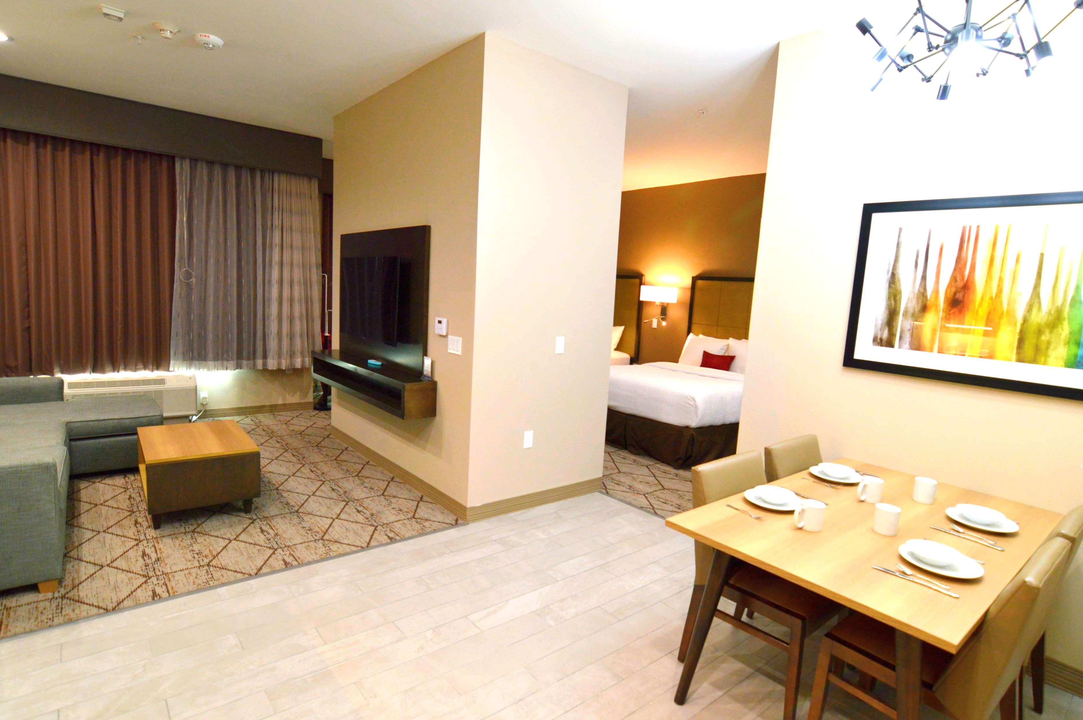 Best Western Plus Pleasanton Hotel Ngoại thất bức ảnh