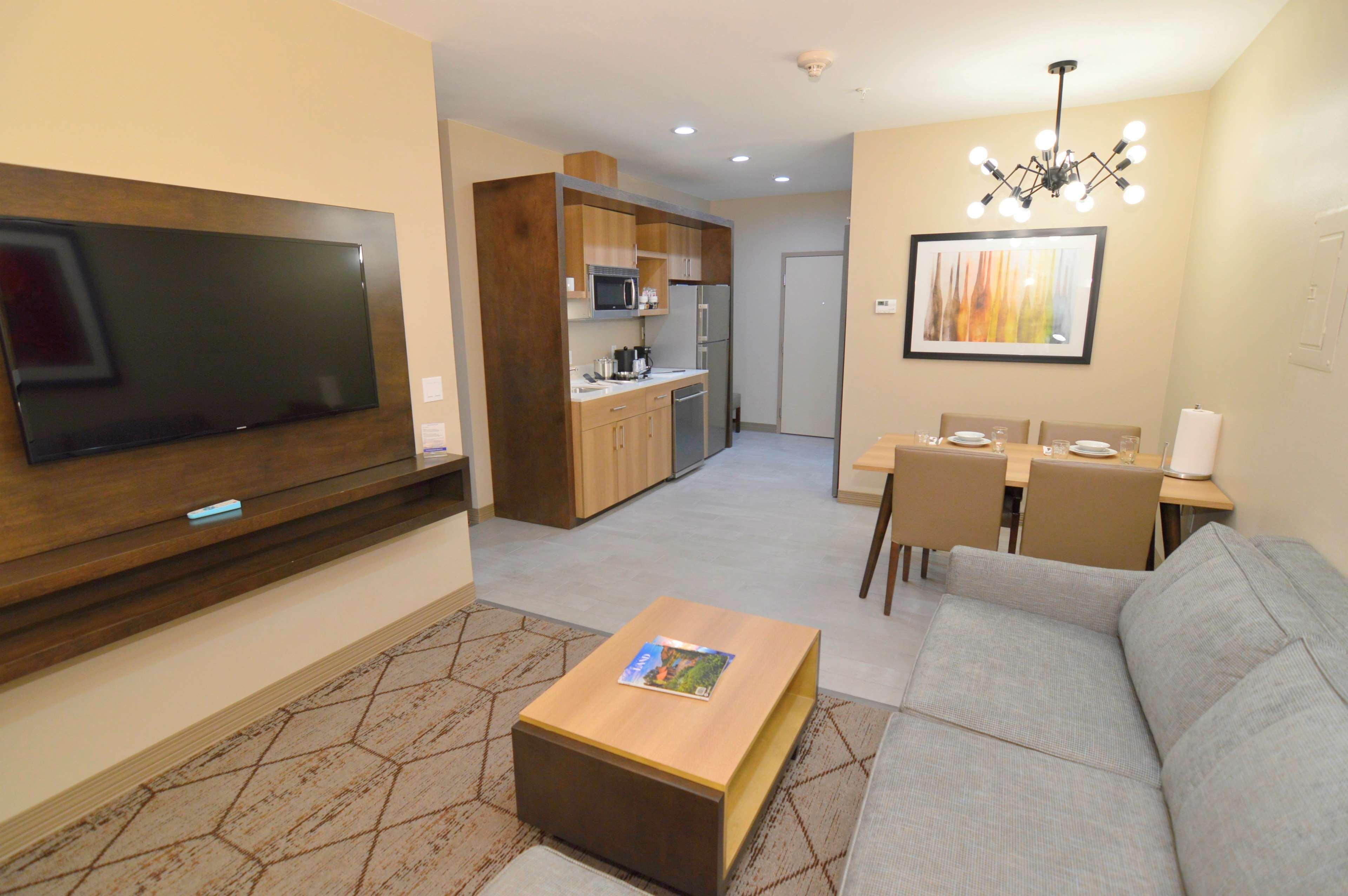 Best Western Plus Pleasanton Hotel Ngoại thất bức ảnh