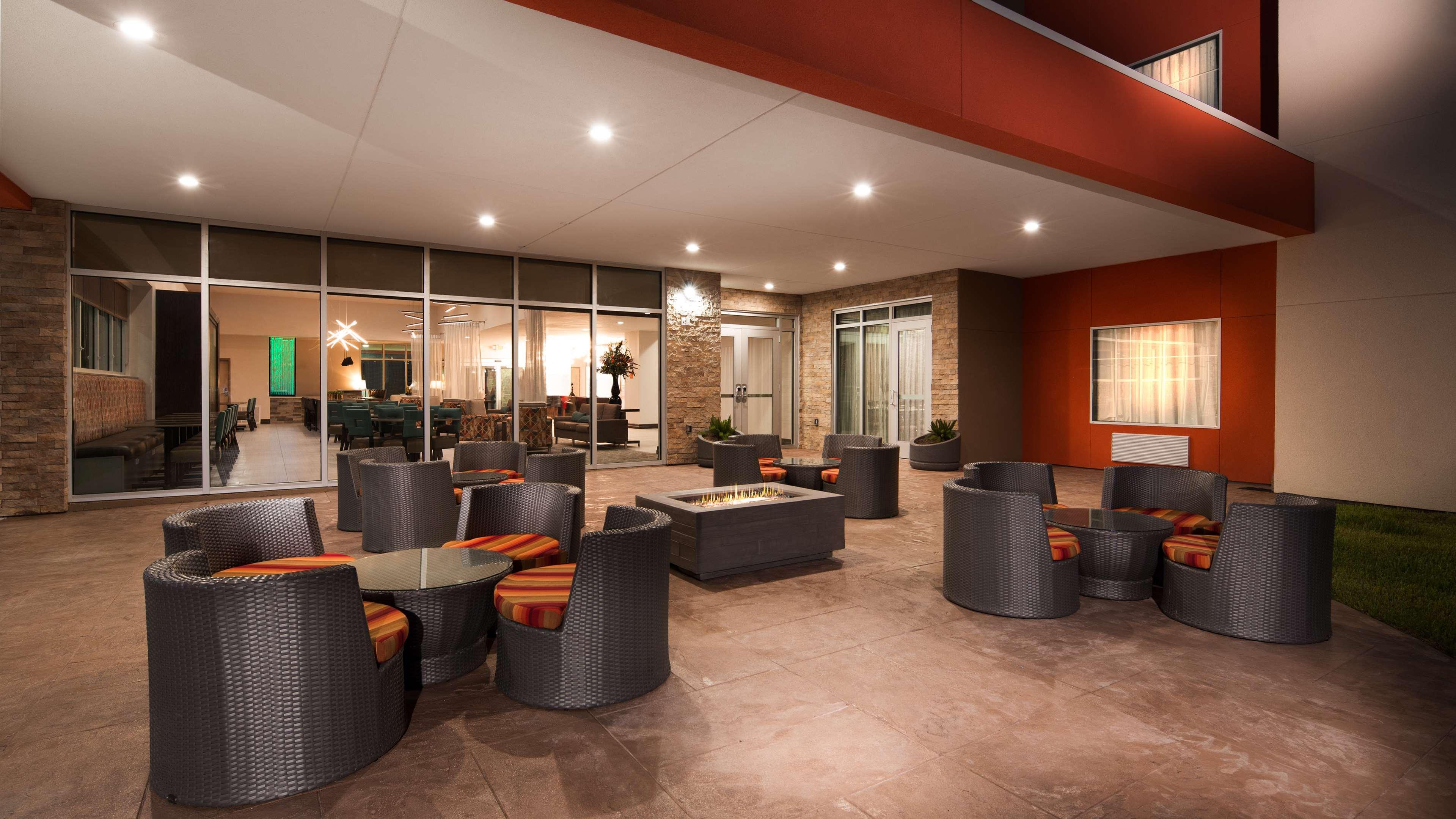 Best Western Plus Pleasanton Hotel Ngoại thất bức ảnh