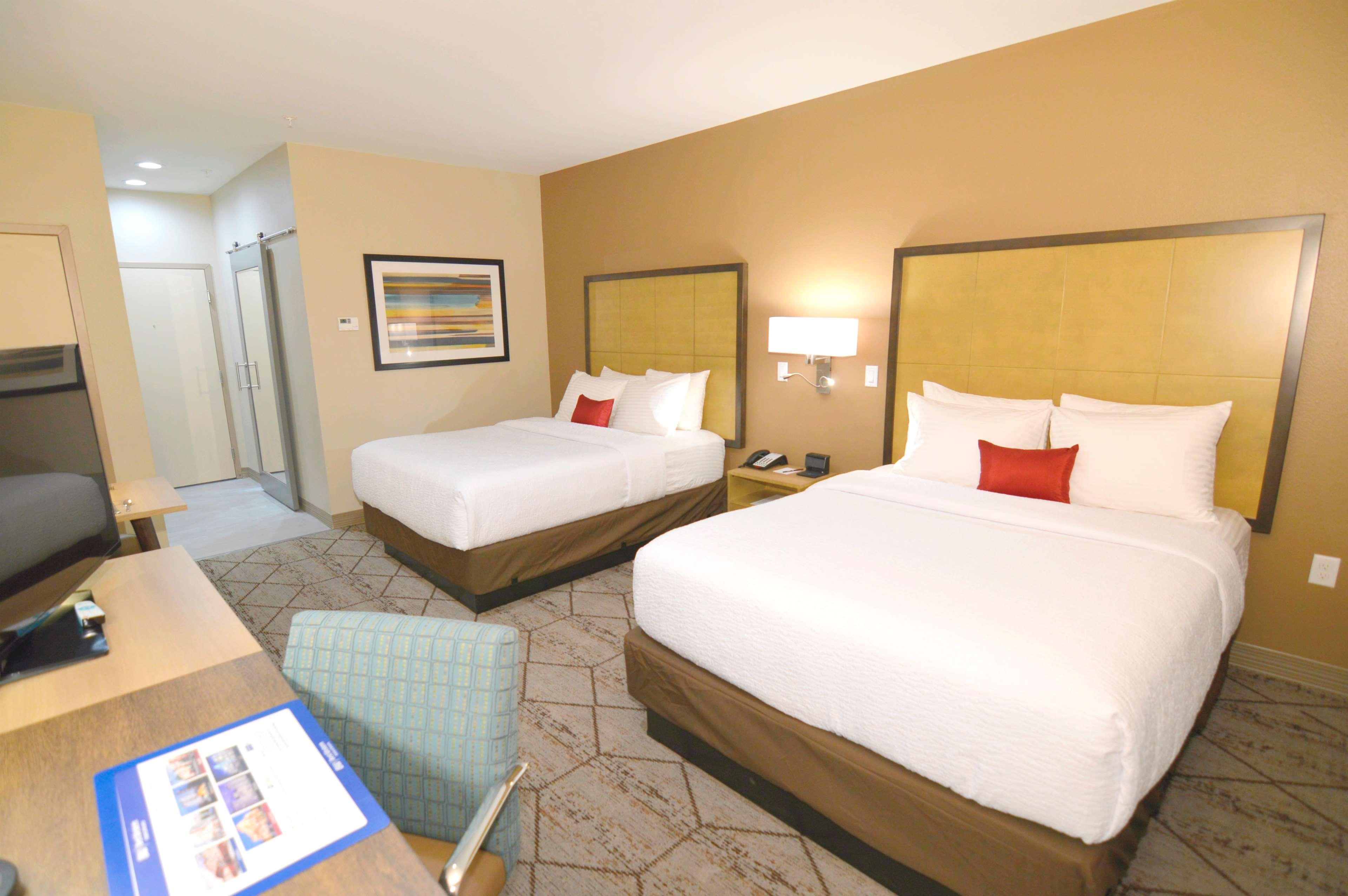Best Western Plus Pleasanton Hotel Ngoại thất bức ảnh