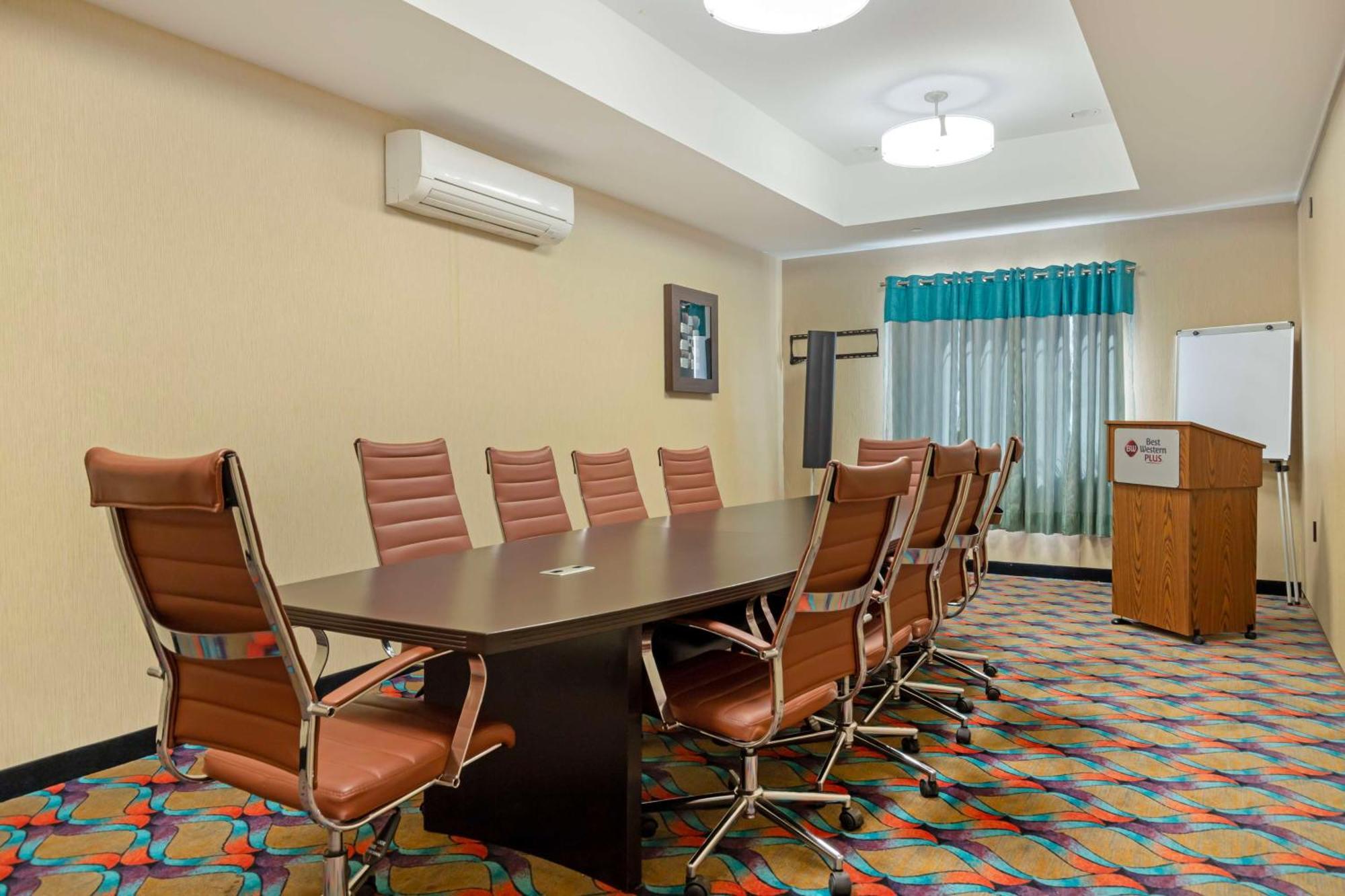 Best Western Plus Pleasanton Hotel Ngoại thất bức ảnh